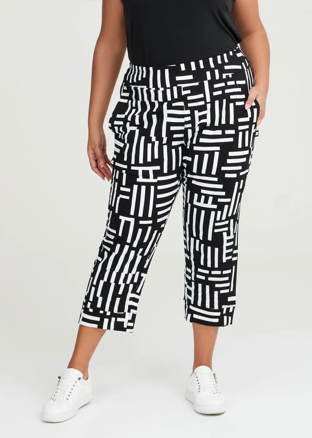 Natural Striking Geo Crop Pant