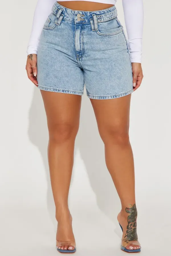 Antelope Valley Denim Shorts - Medium Wash