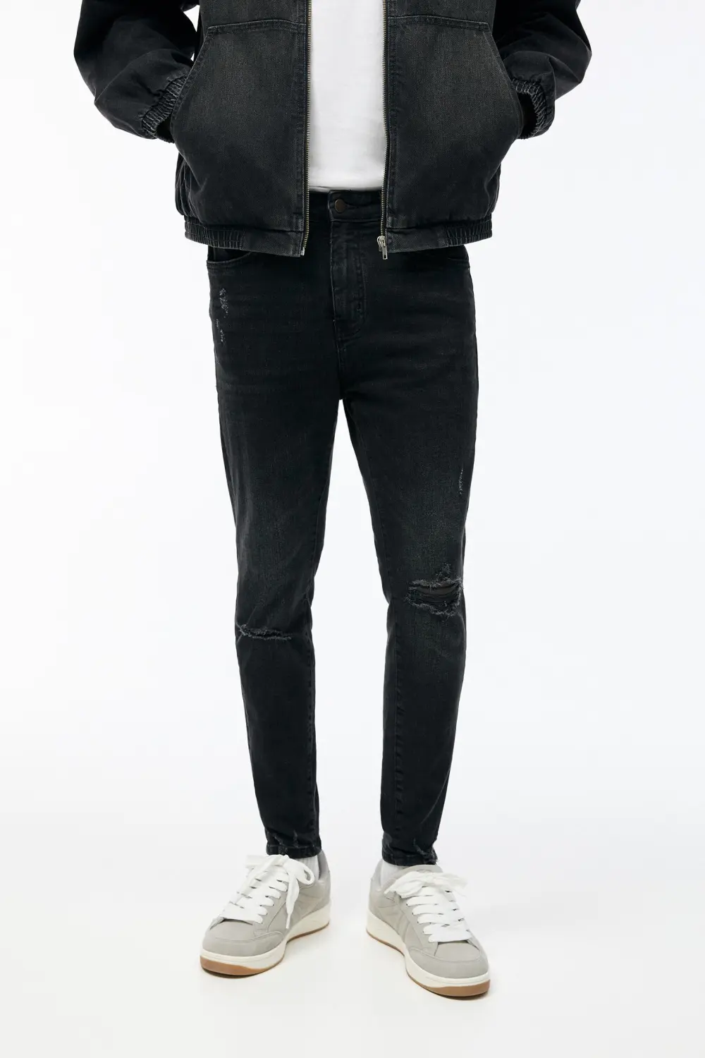Ripped carrot fit jeans
