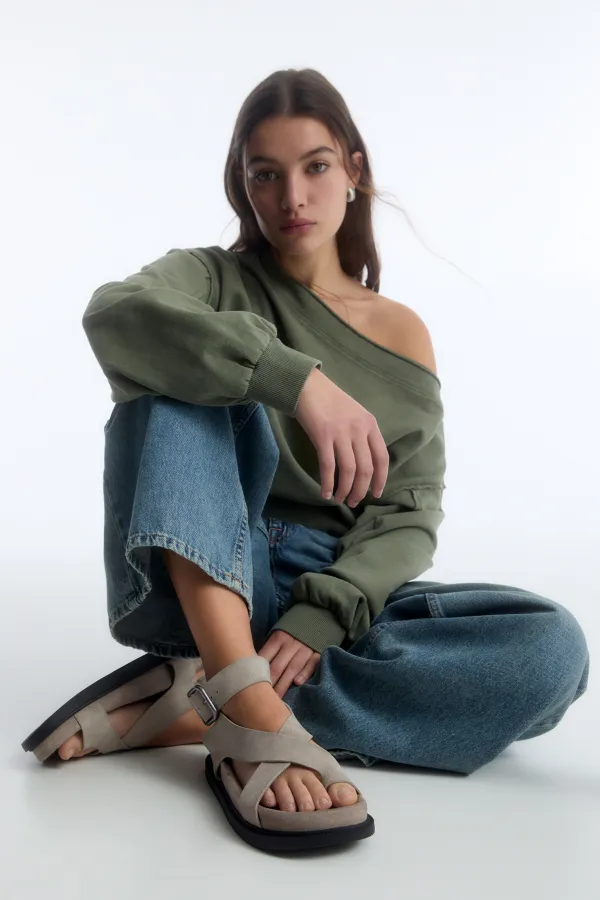 Sandalias planas tiras piel