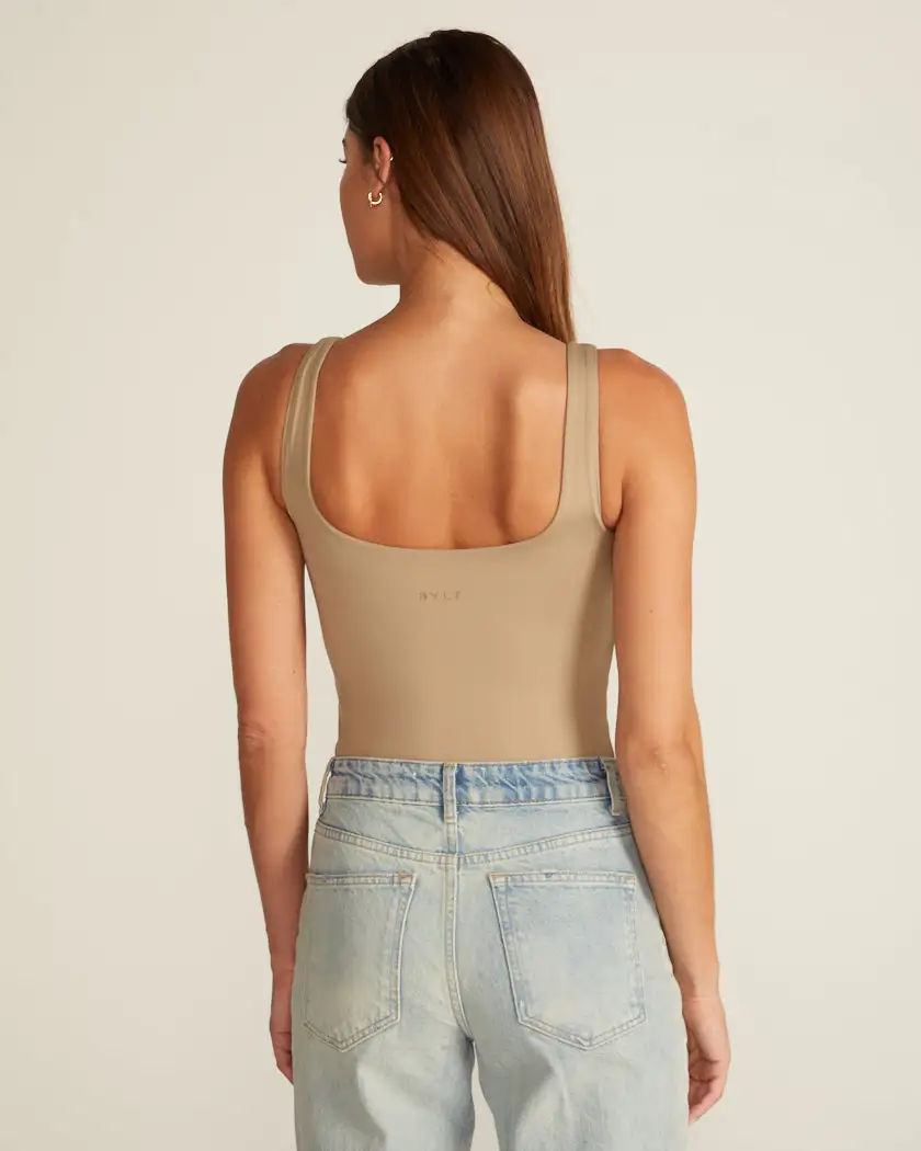 Contour Scoopneck Tank