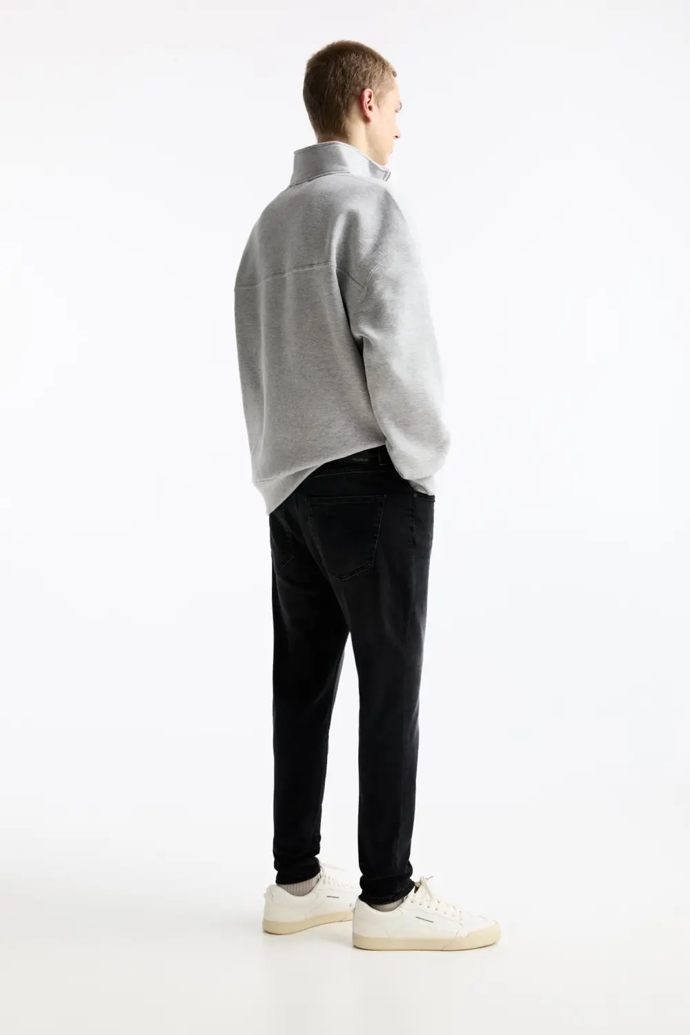 Washed carrot-fit jeans