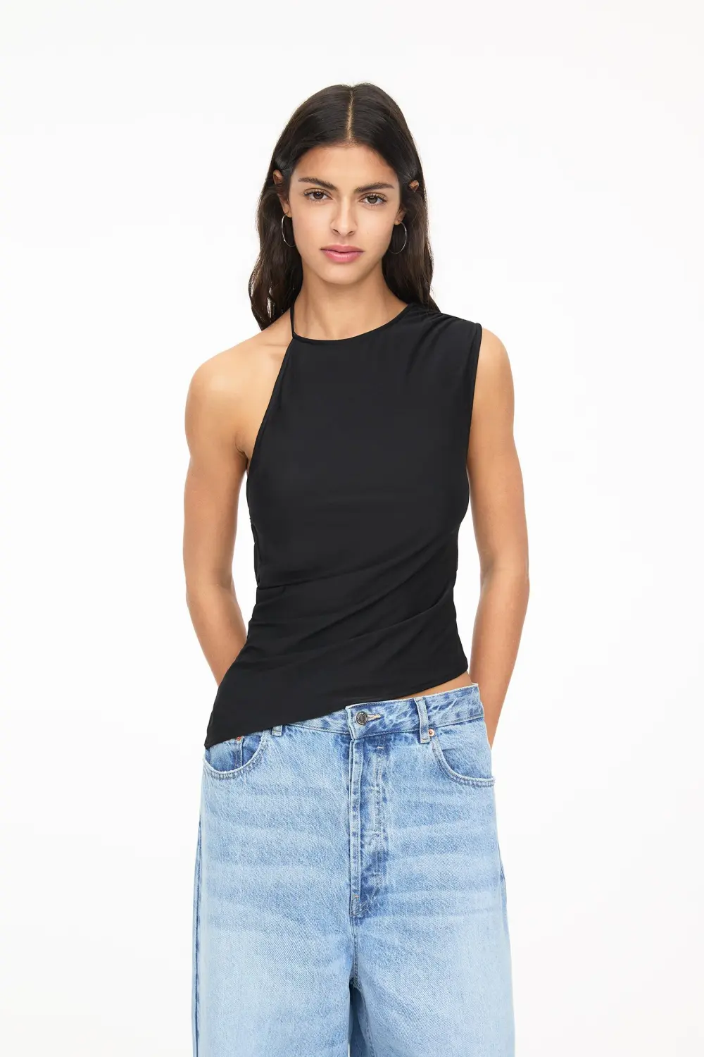Asymmetric top with strap