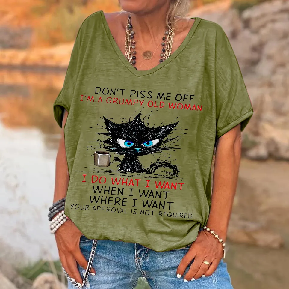 Custompupshirt Don't Piss Me Off I'm A Grumpy Old Woman Printed V-Neck Women's T-shirt