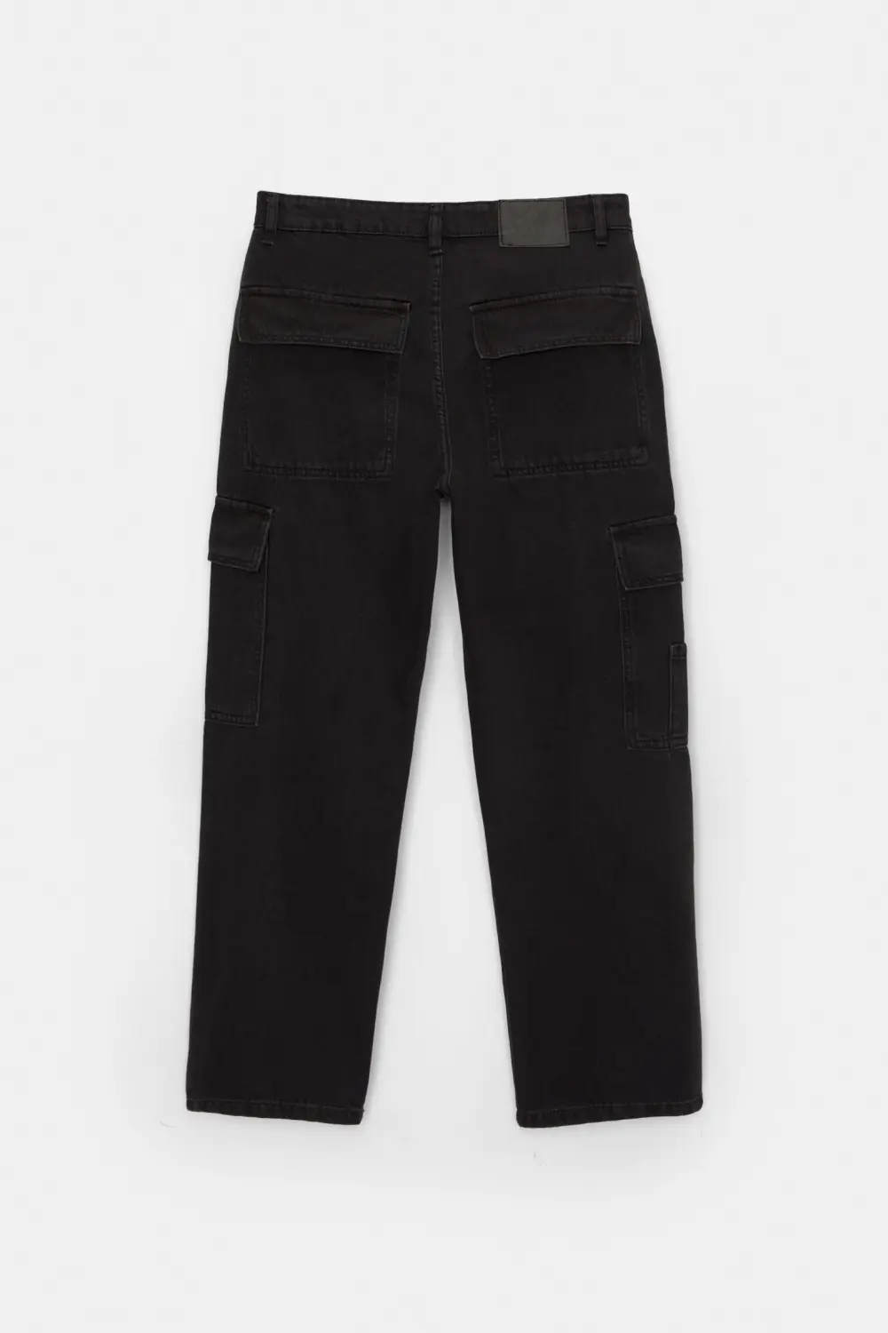 Straight-leg cargo jeans