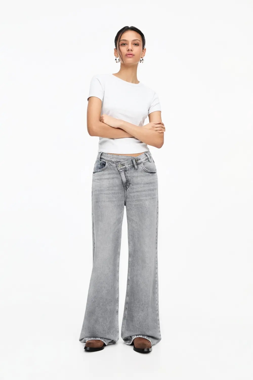Jeans wide leg cintura cruzada