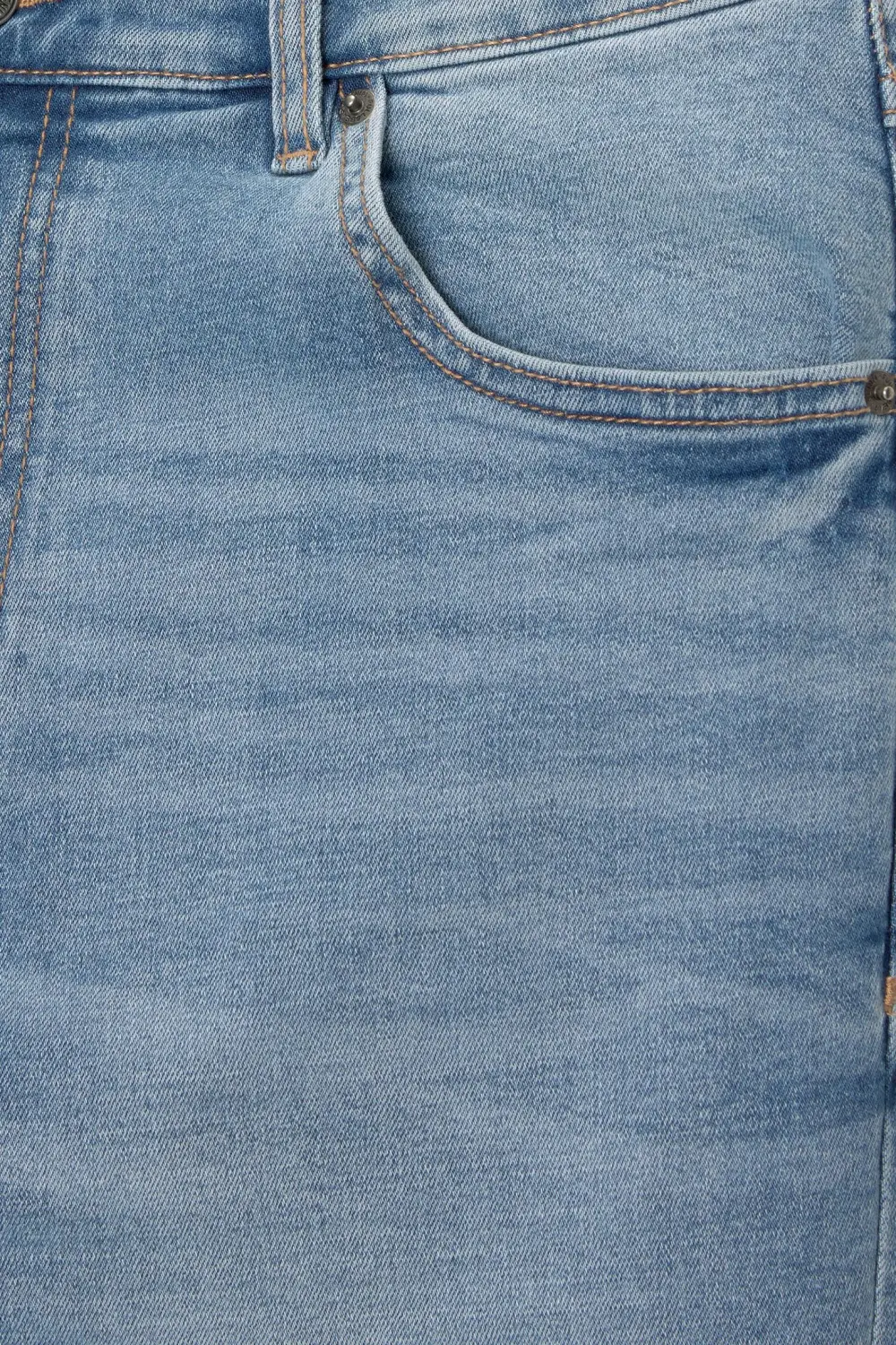 Washed carrot-fit jeans