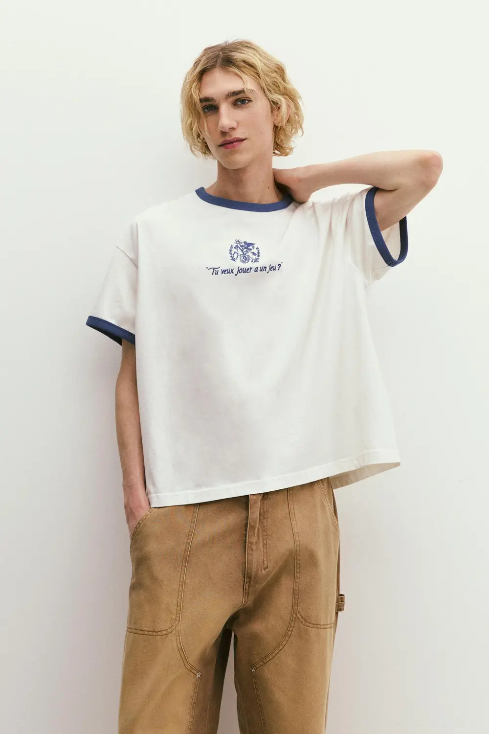 Contrast embroidered T-shirt
