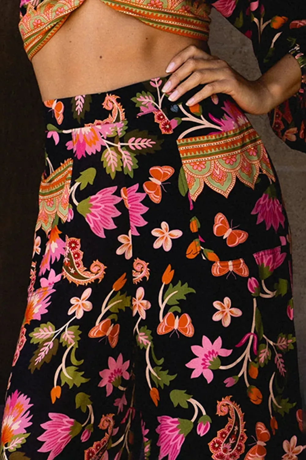 Black And Pink Floral Print Crop Top And Pants Set