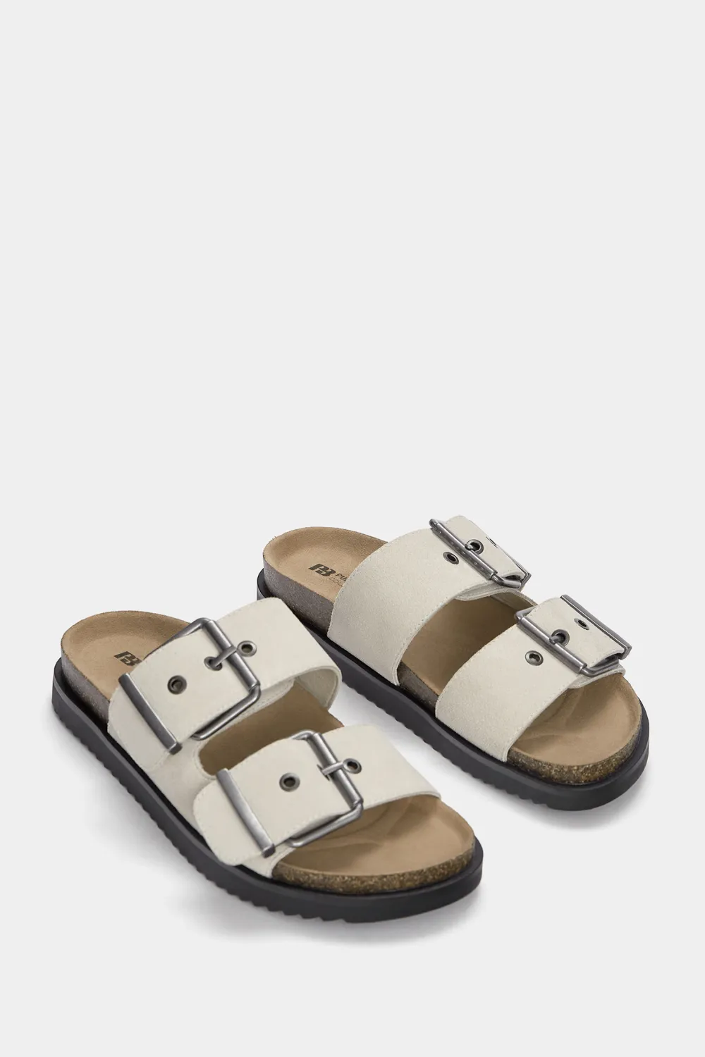 Sandalias planas serraje hebillas