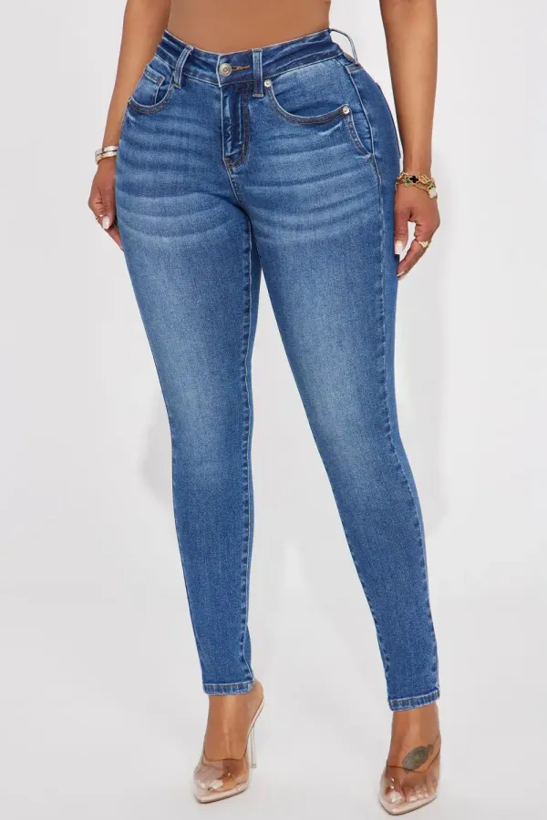 In Plain Sight Skinny Jeans - Medium Wash
