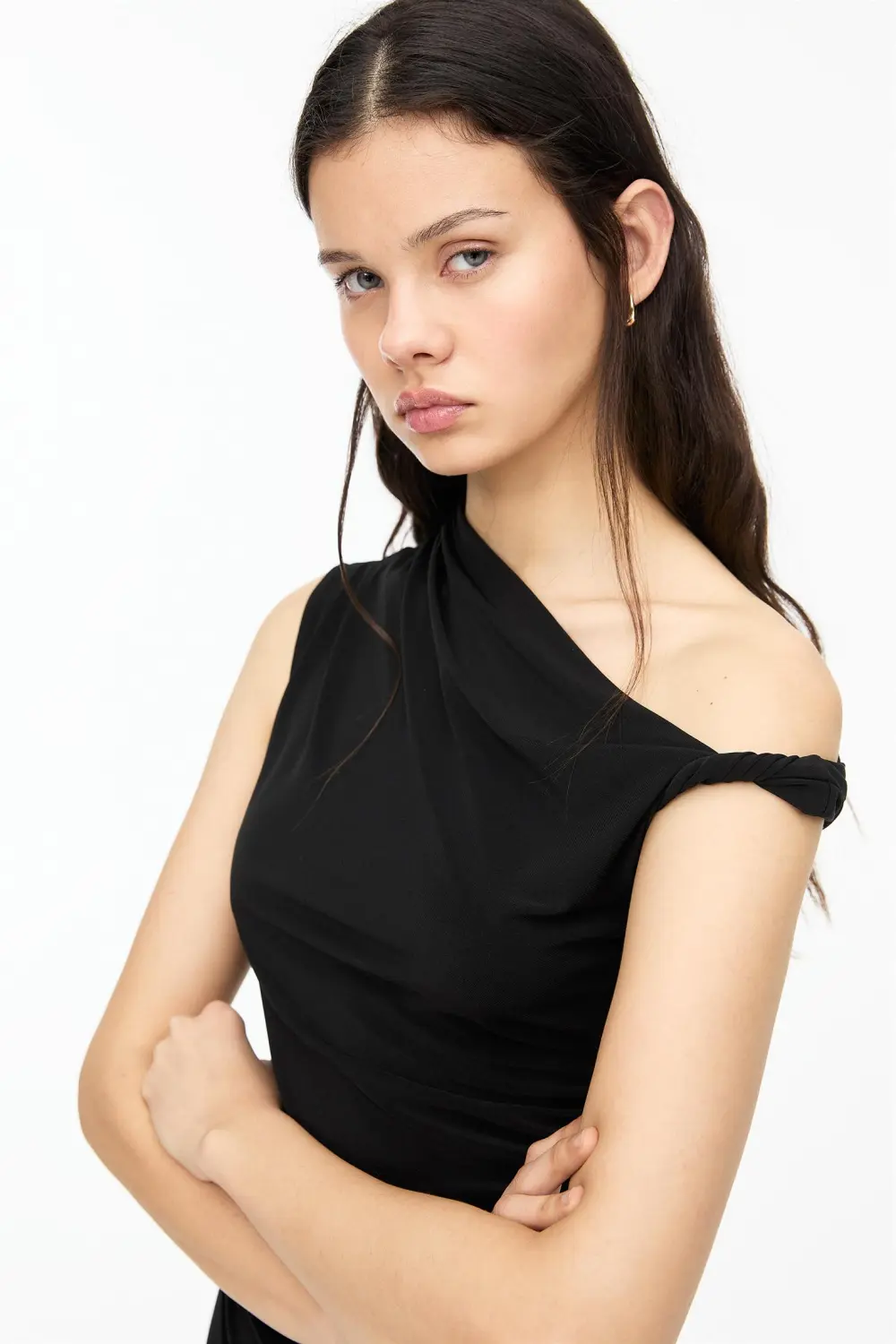 Vestido corto asimétrico nudo