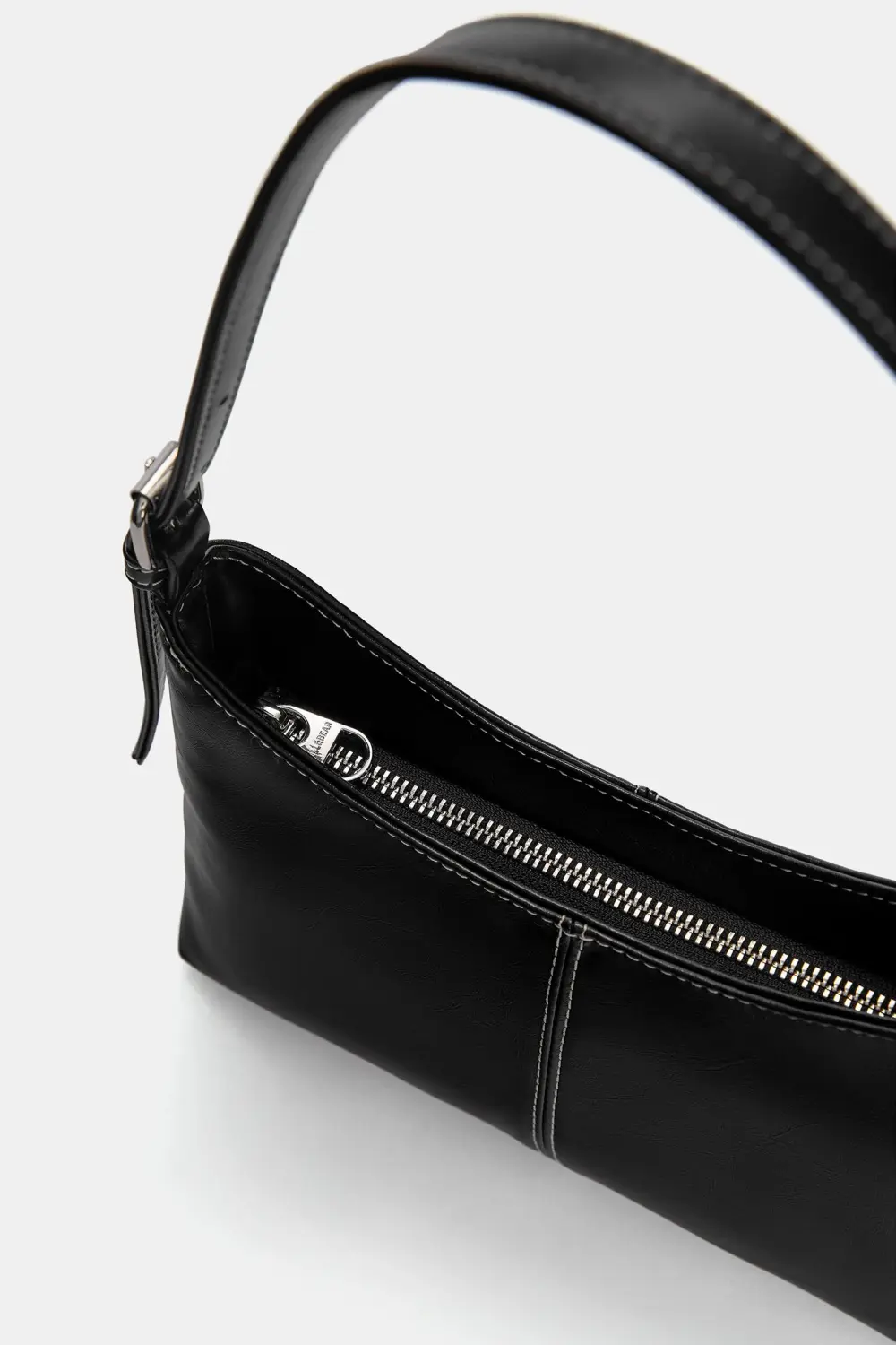 Bolso de hombro costuras