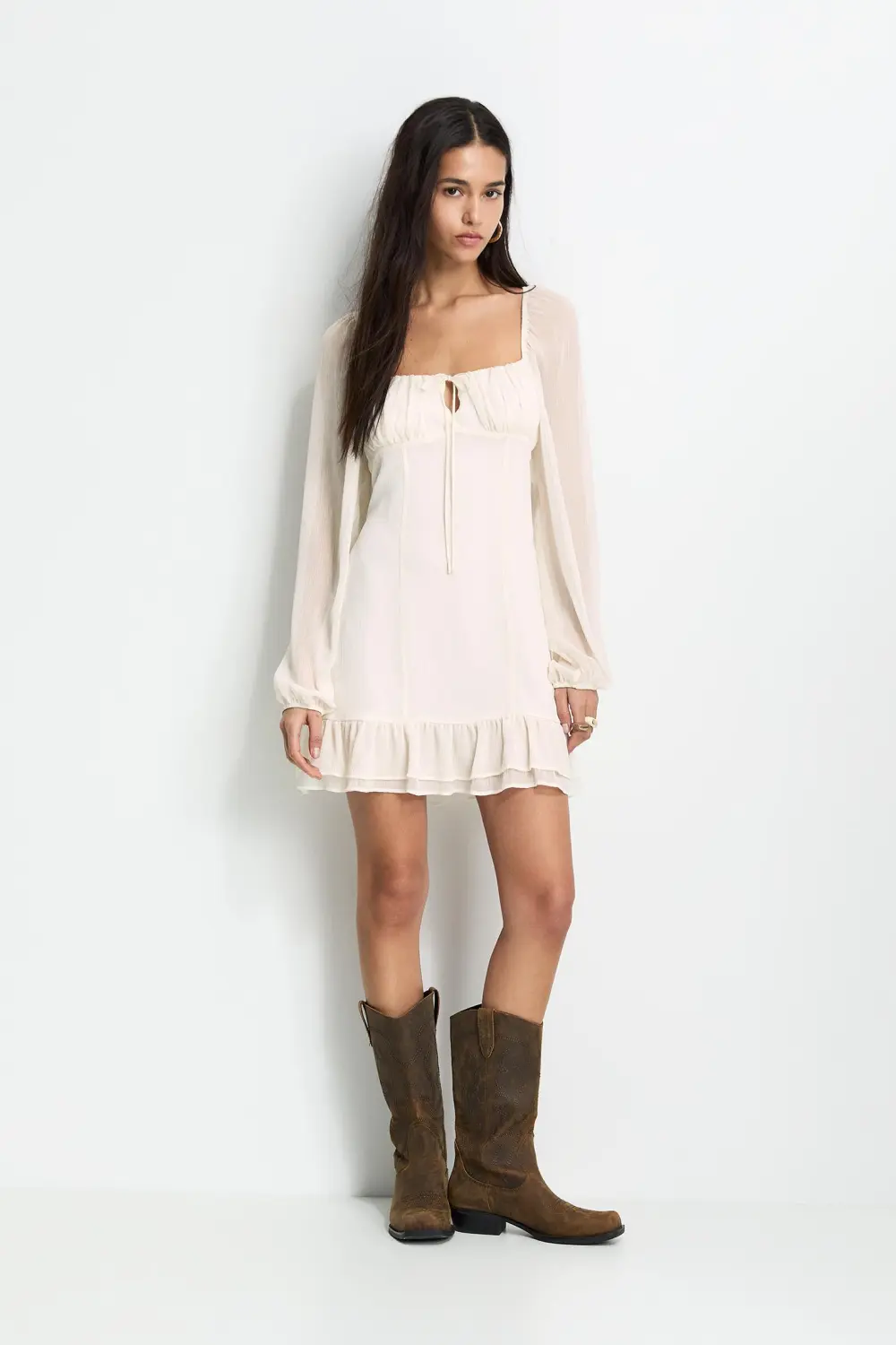 Vestido corto volantes