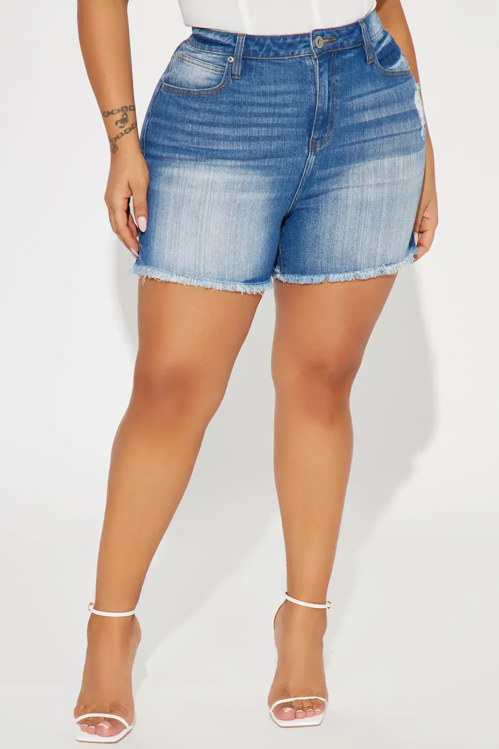Showing Off Stretch Denim Shorts - Medium Wash