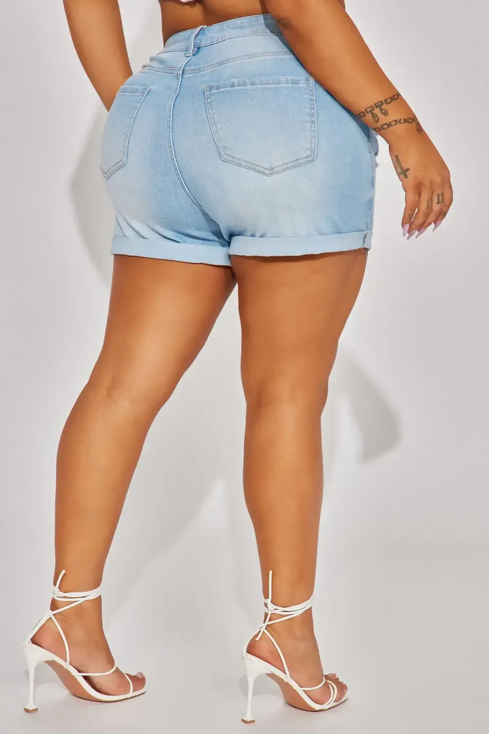 90s Mom Stretch Ripped Denim Shorts - Light Wash