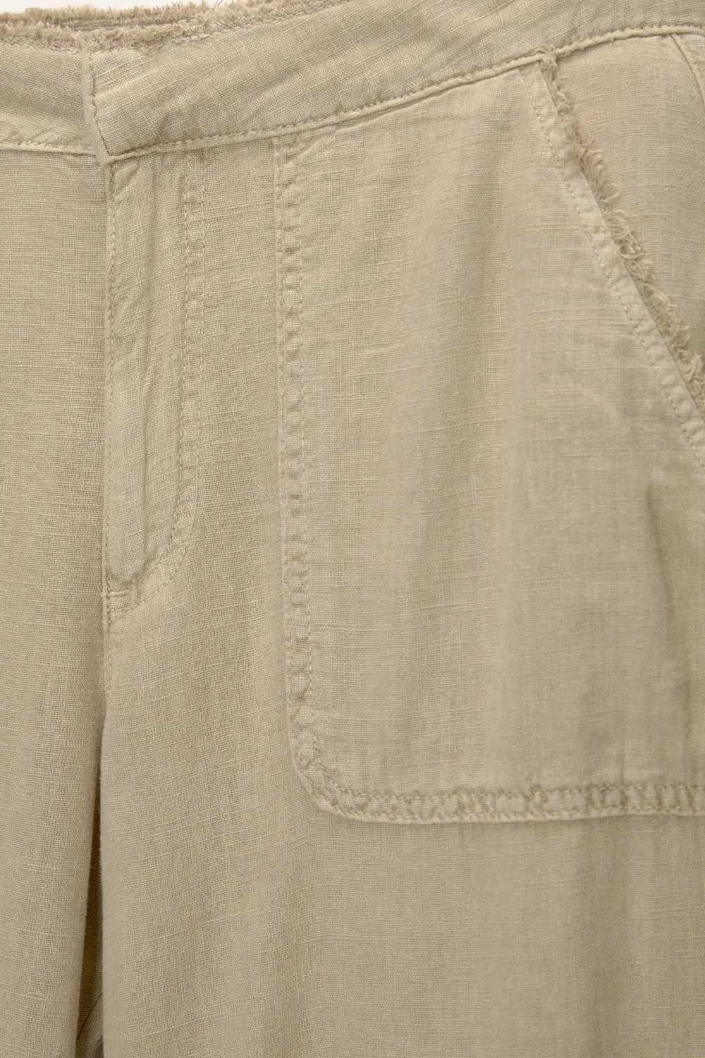 Pantalón fluido desflecado con lino