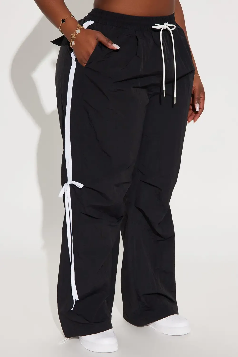 Taura Windbreaker Track Pant - Black