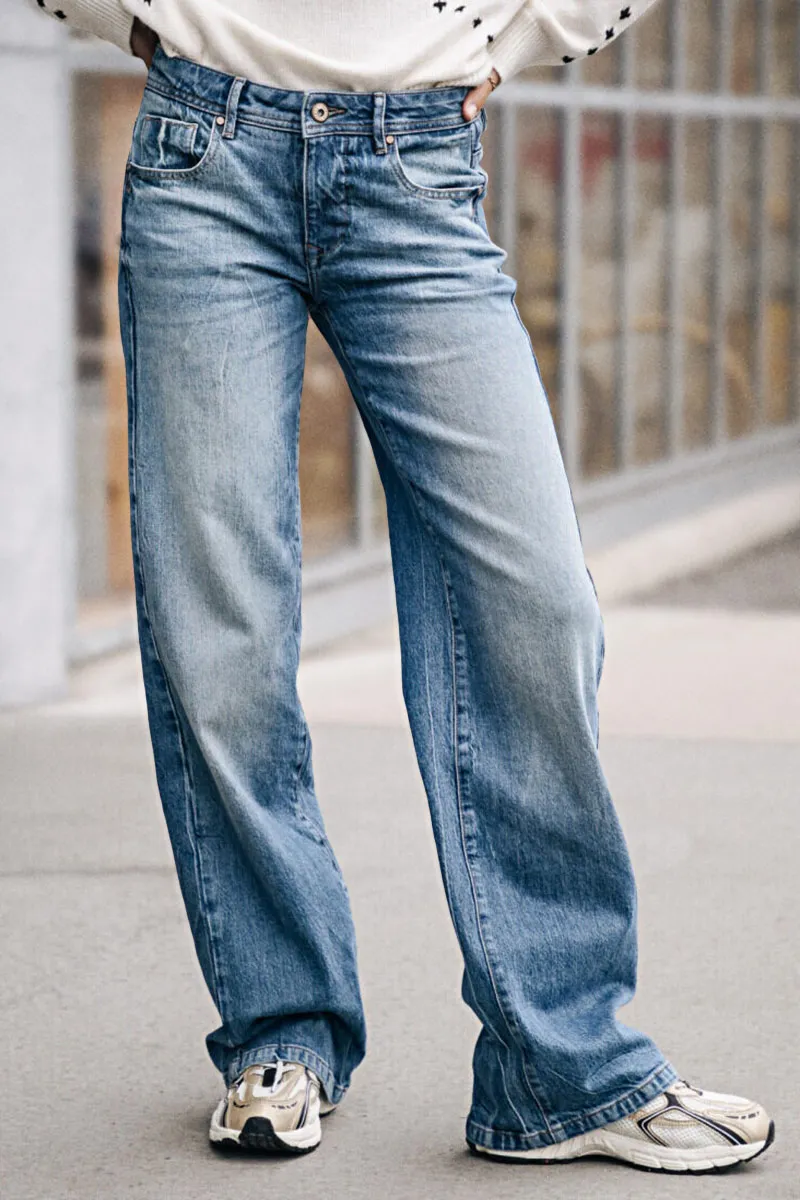 Wash Stretchy Mid Waist Straight Leg Jeans