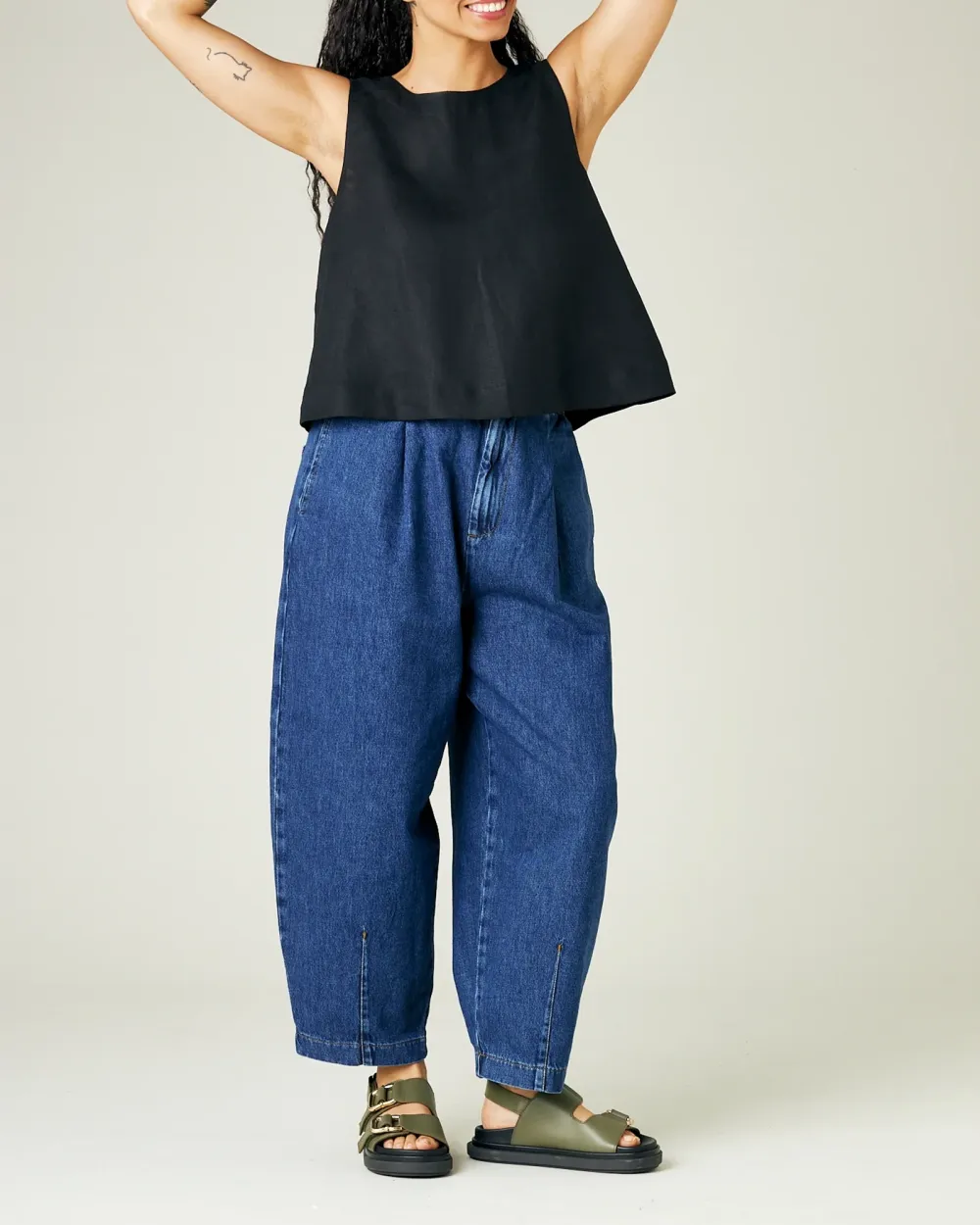 BLACK LINEN TOP