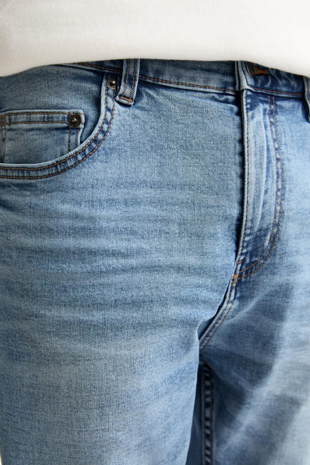 Washed carrot-fit jeans