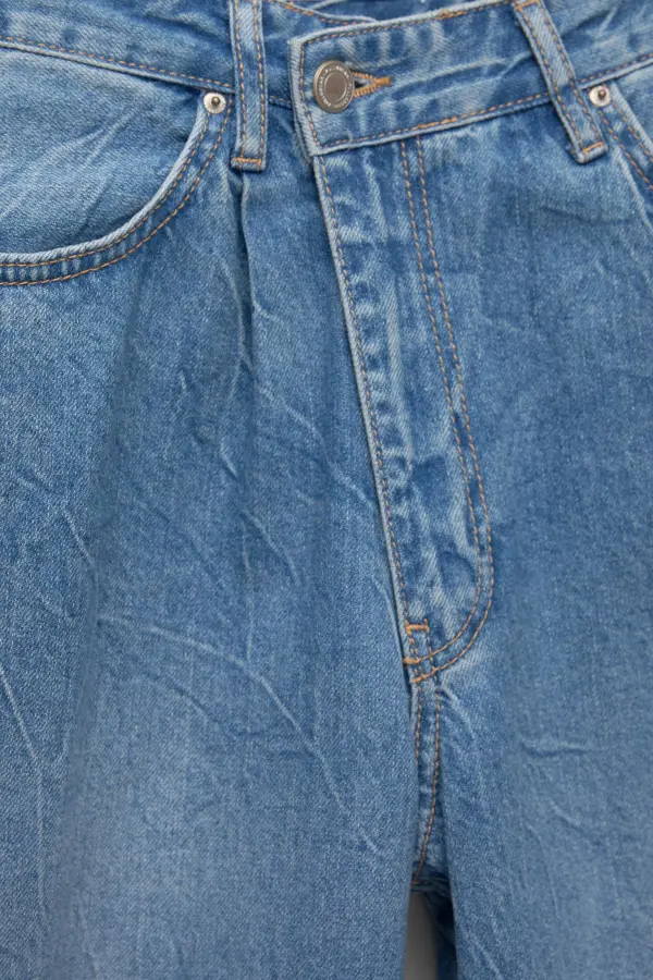 Jeans super baggy cintura cruzada