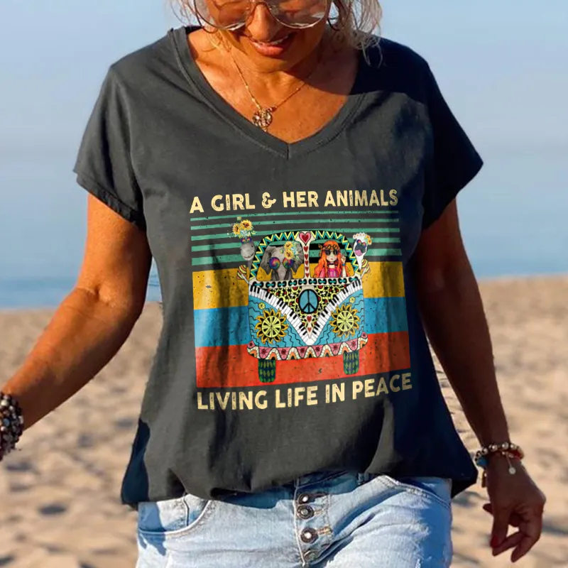 A Girl And Her Animal Living Life In Peace Women Old Hippies T-shirt