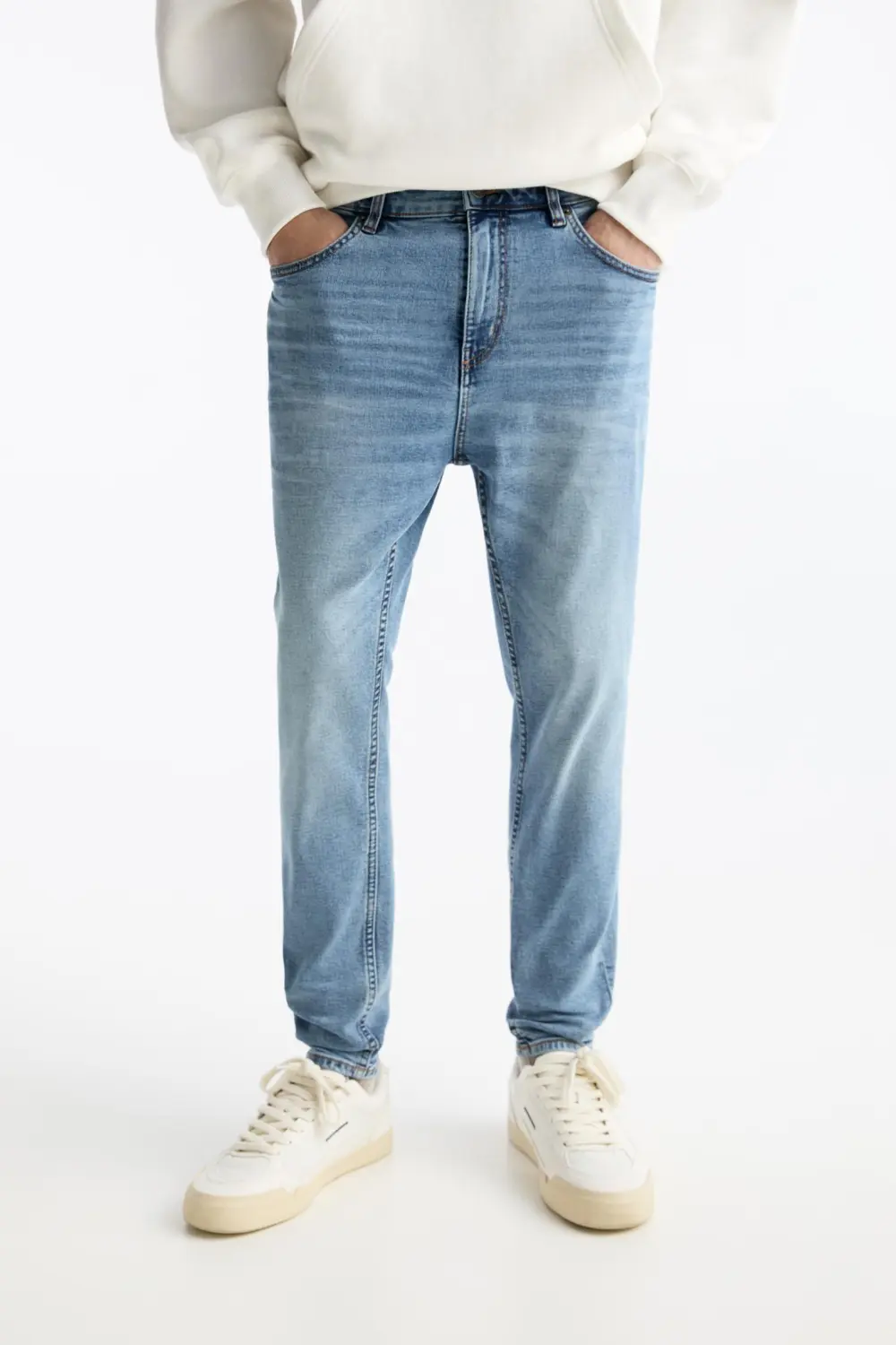 Washed carrot-fit jeans