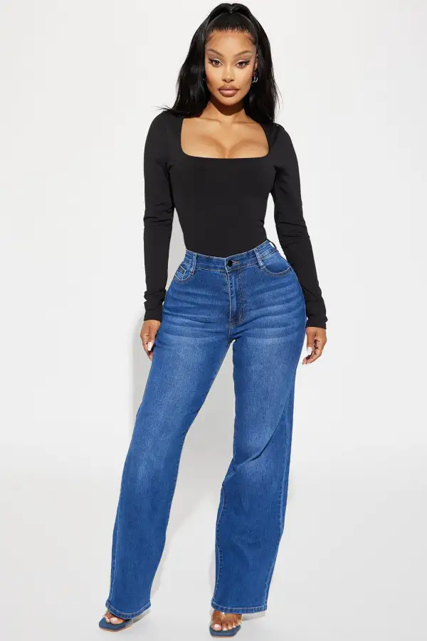 Simply Basic Stretch Straight Jeans - Medium Wash