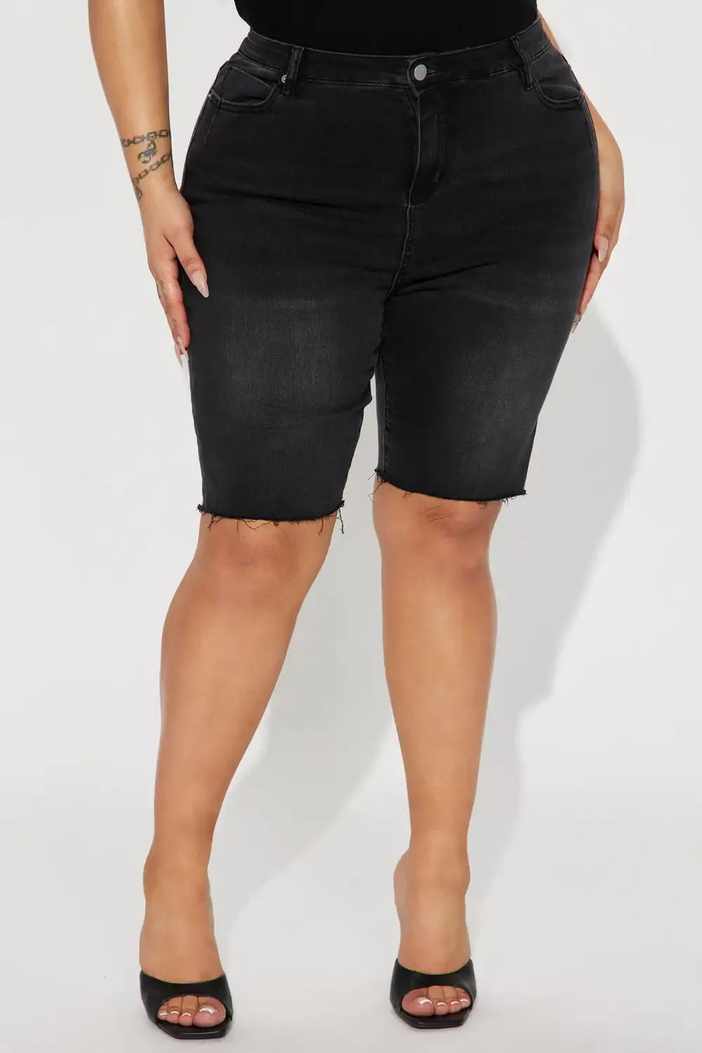 On The Daily Stretch Denim Bermuda Shorts - Black