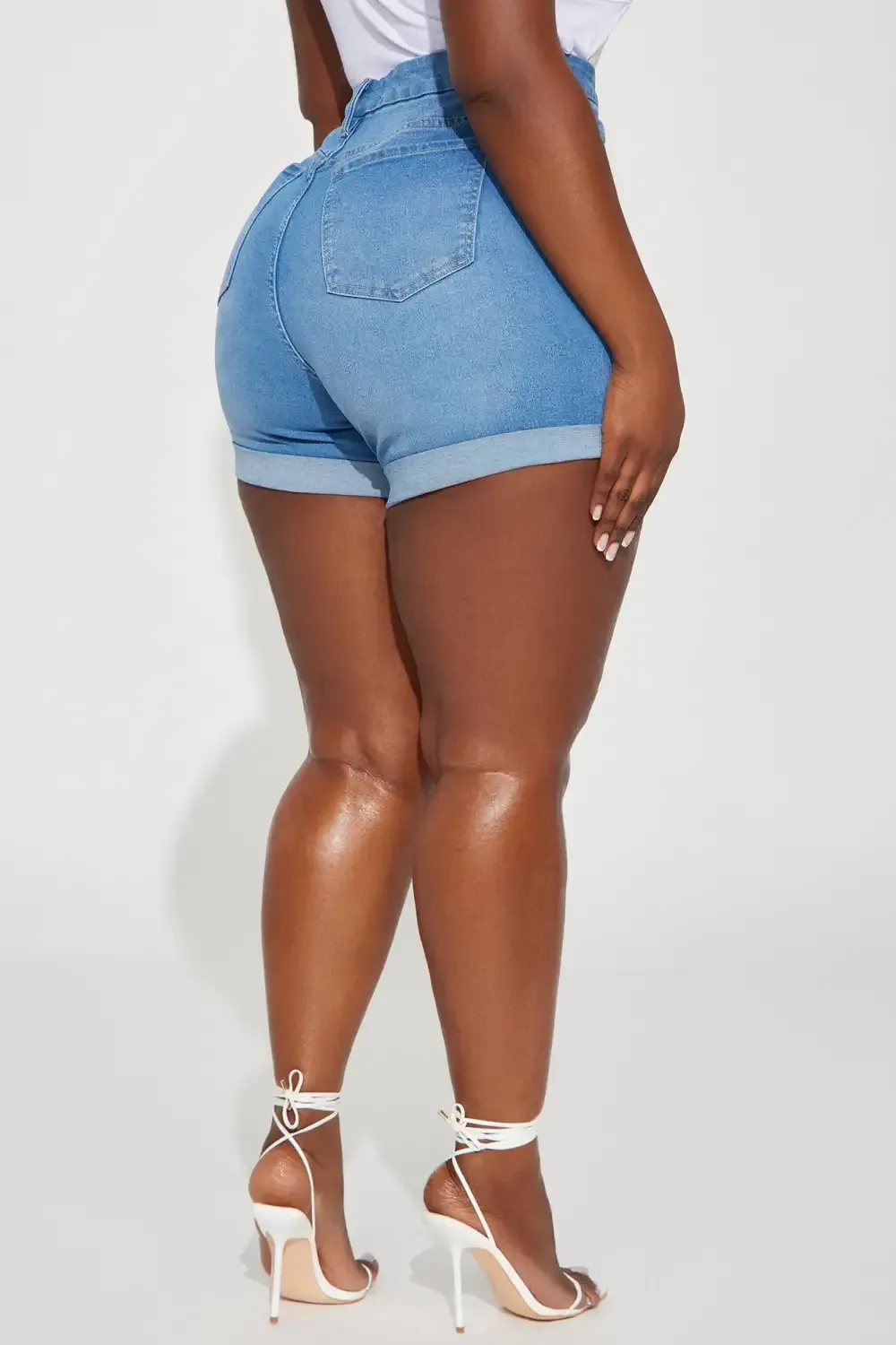 Heaven Sent Cuffed Denim Mom Shorts - Medium Blue Wash
