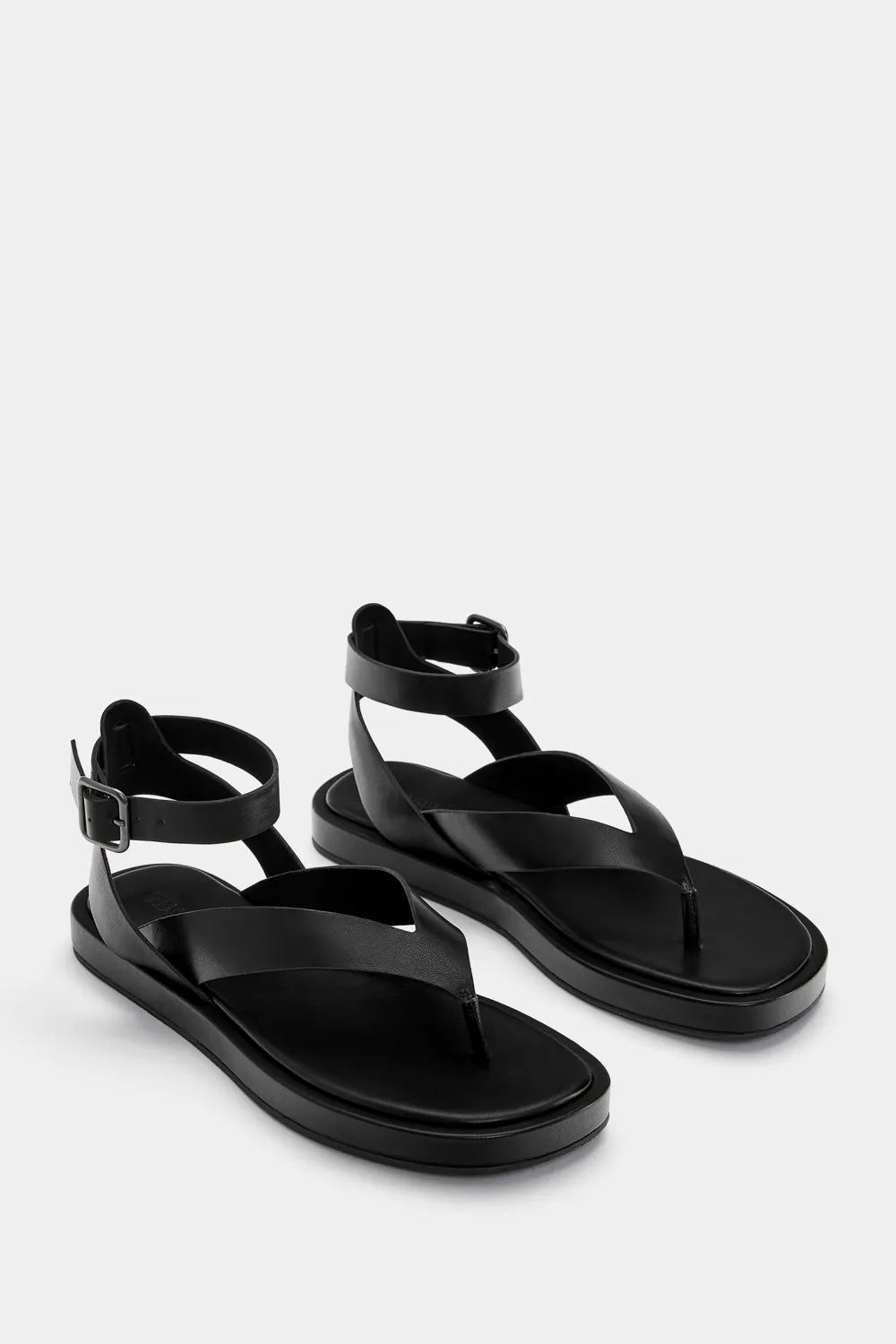 Sandalias planas tiras