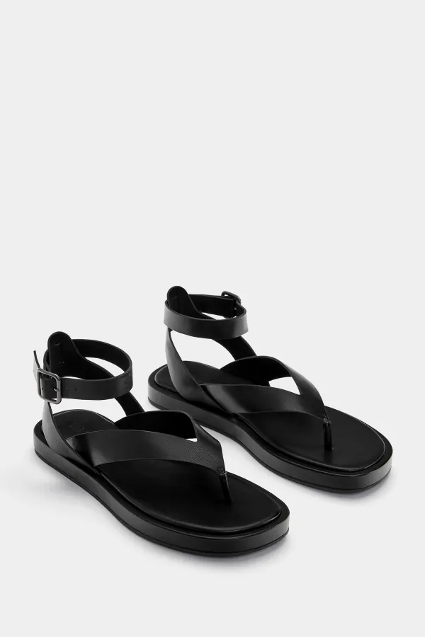 Sandalias planas tiras