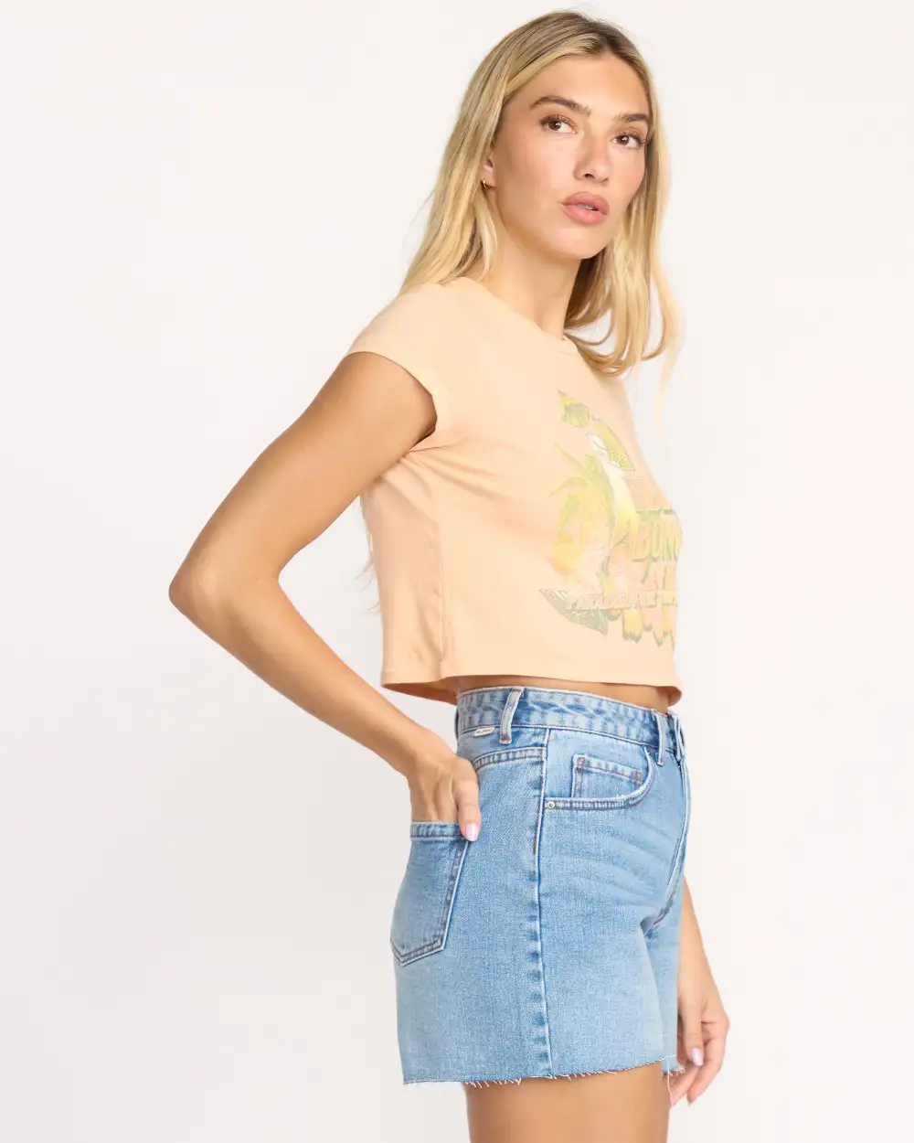 Vacay Awaits Tee - Sunstone