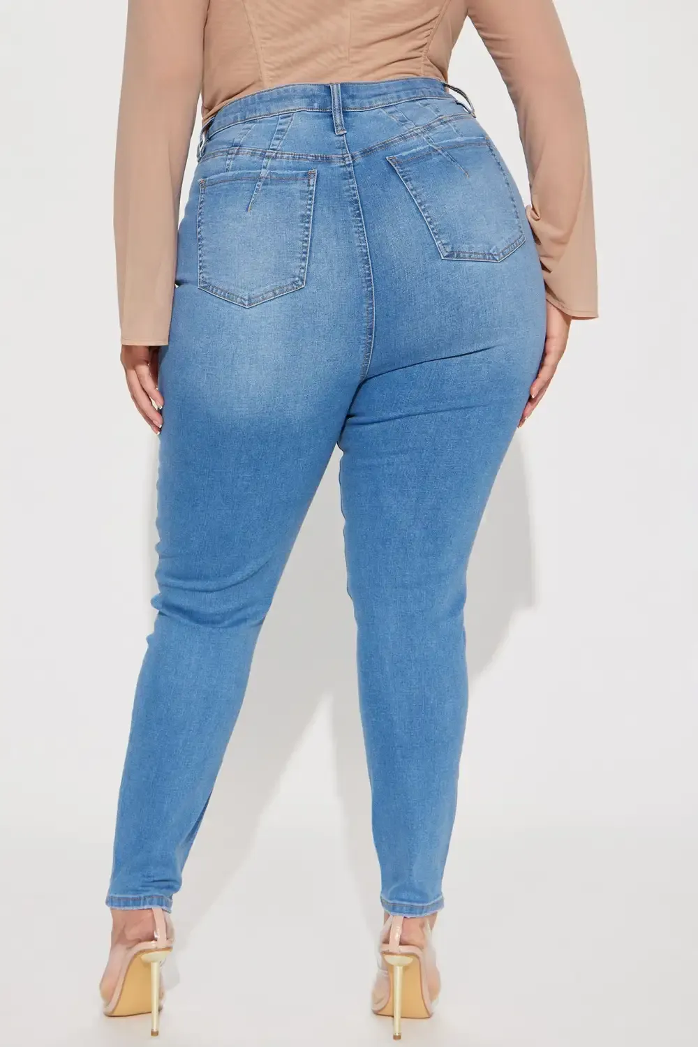 Stretch Curvy Ripped Skinny Jean - Light Wash