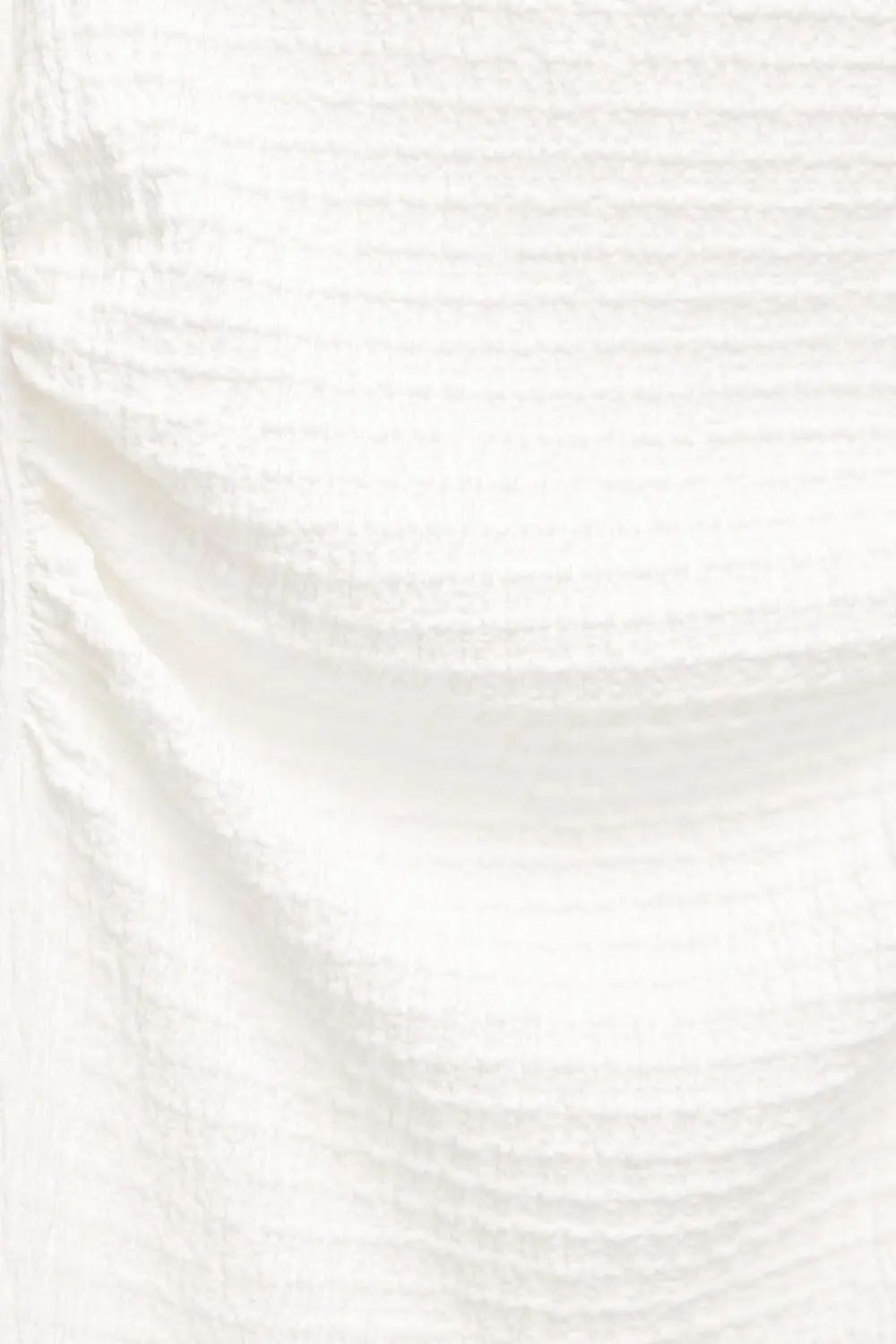 Vestido midi efecto arrugado