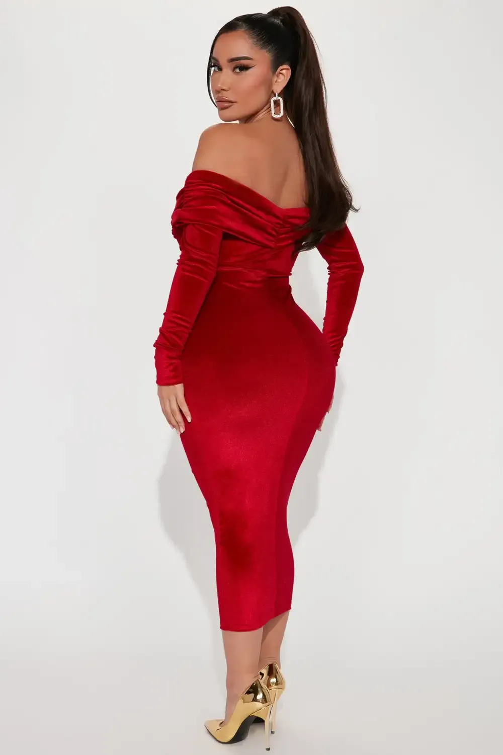 Ignore The Romance Velvet Midi Dress - Red