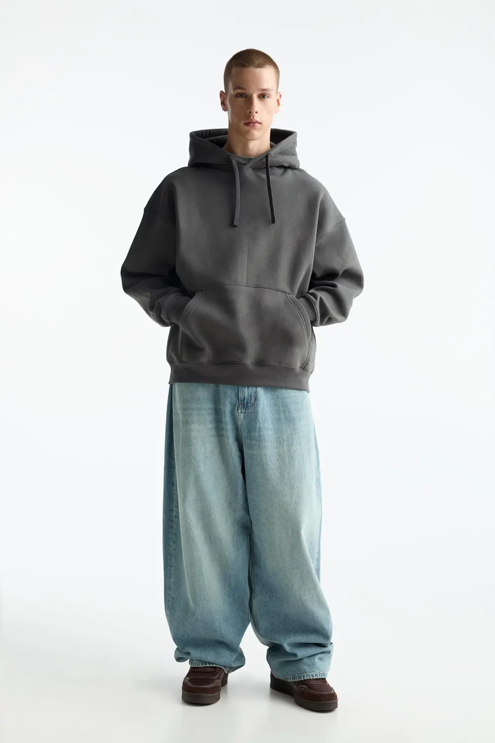 Sudadera básica capucha