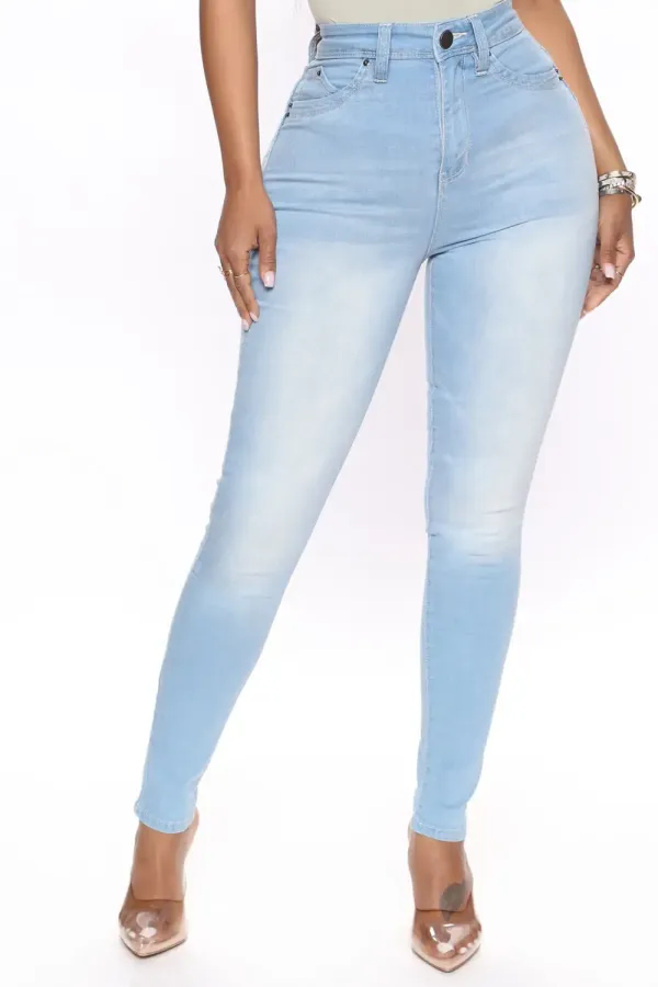 Statuesque Booty Lifting Jeans - Light Blue Wash