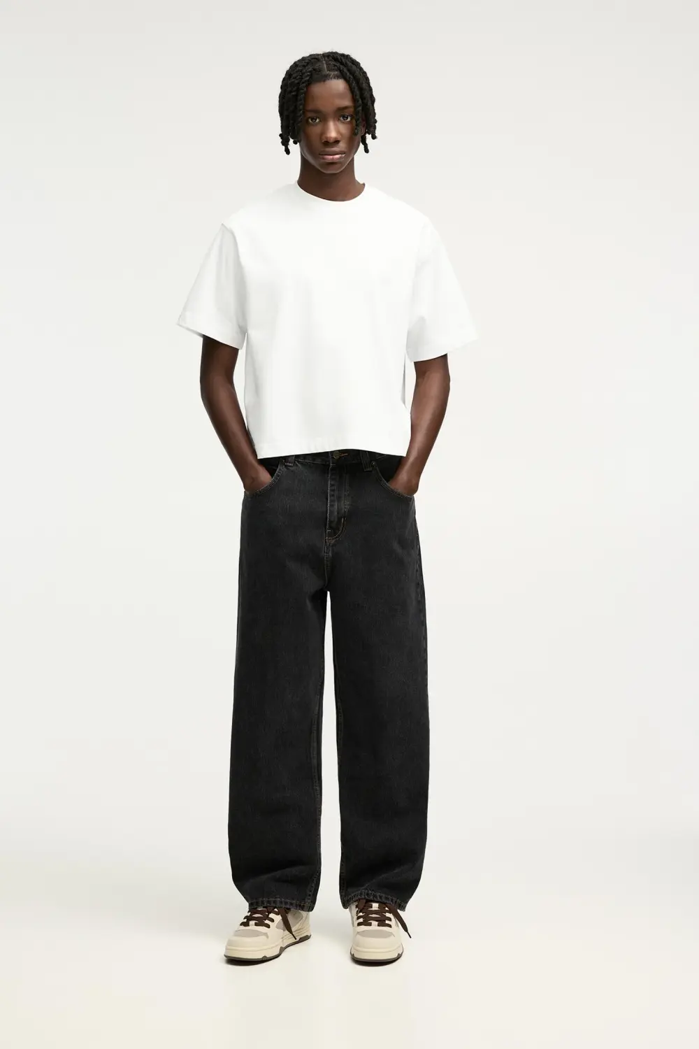 Loose baggy jeans
