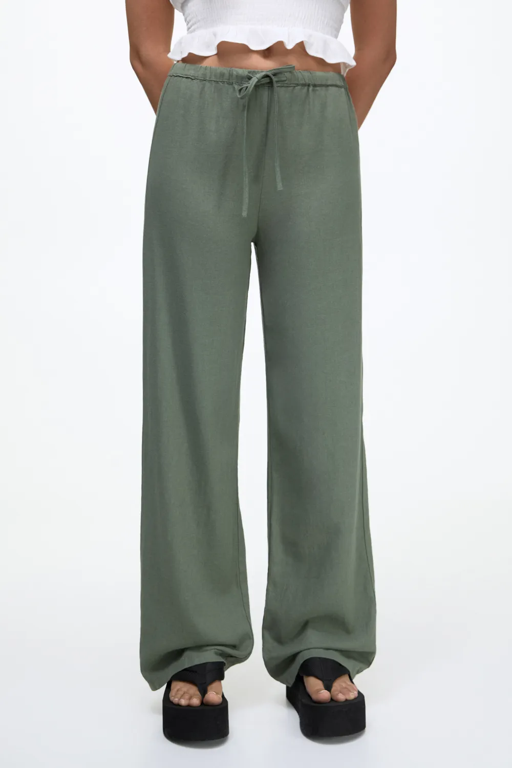 Pantalón fluido con lino