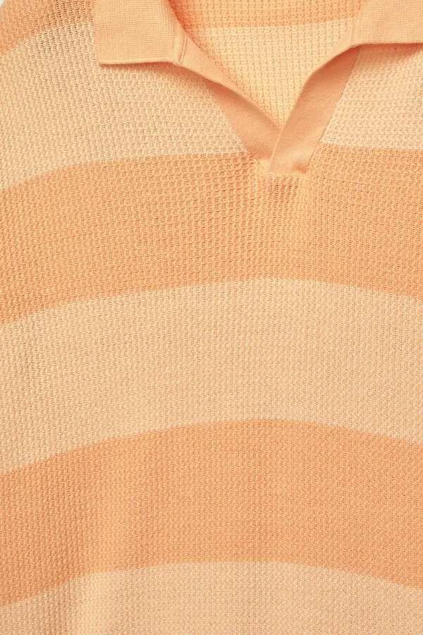 Textured striped polo shirt