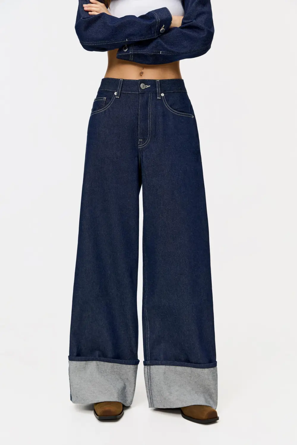 Jeans super wide leg vuelta bajo