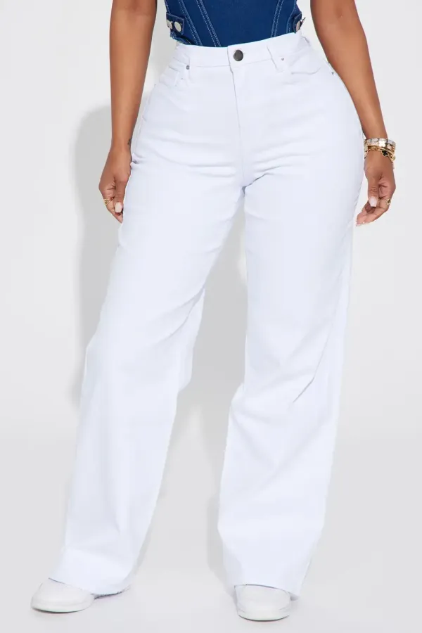 Worth It Stretch Straight Leg Jean - White