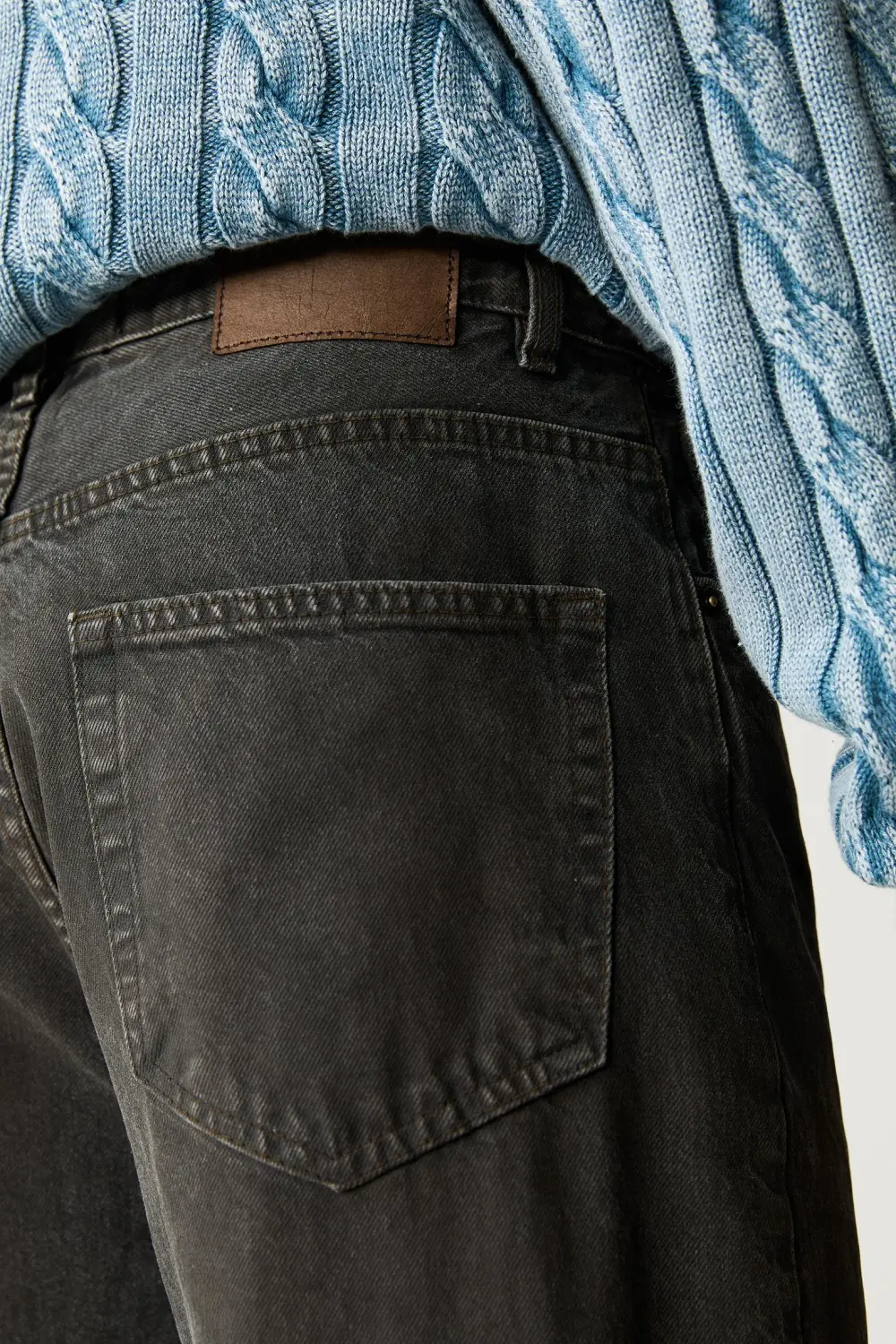Baggy jeans with spray finish