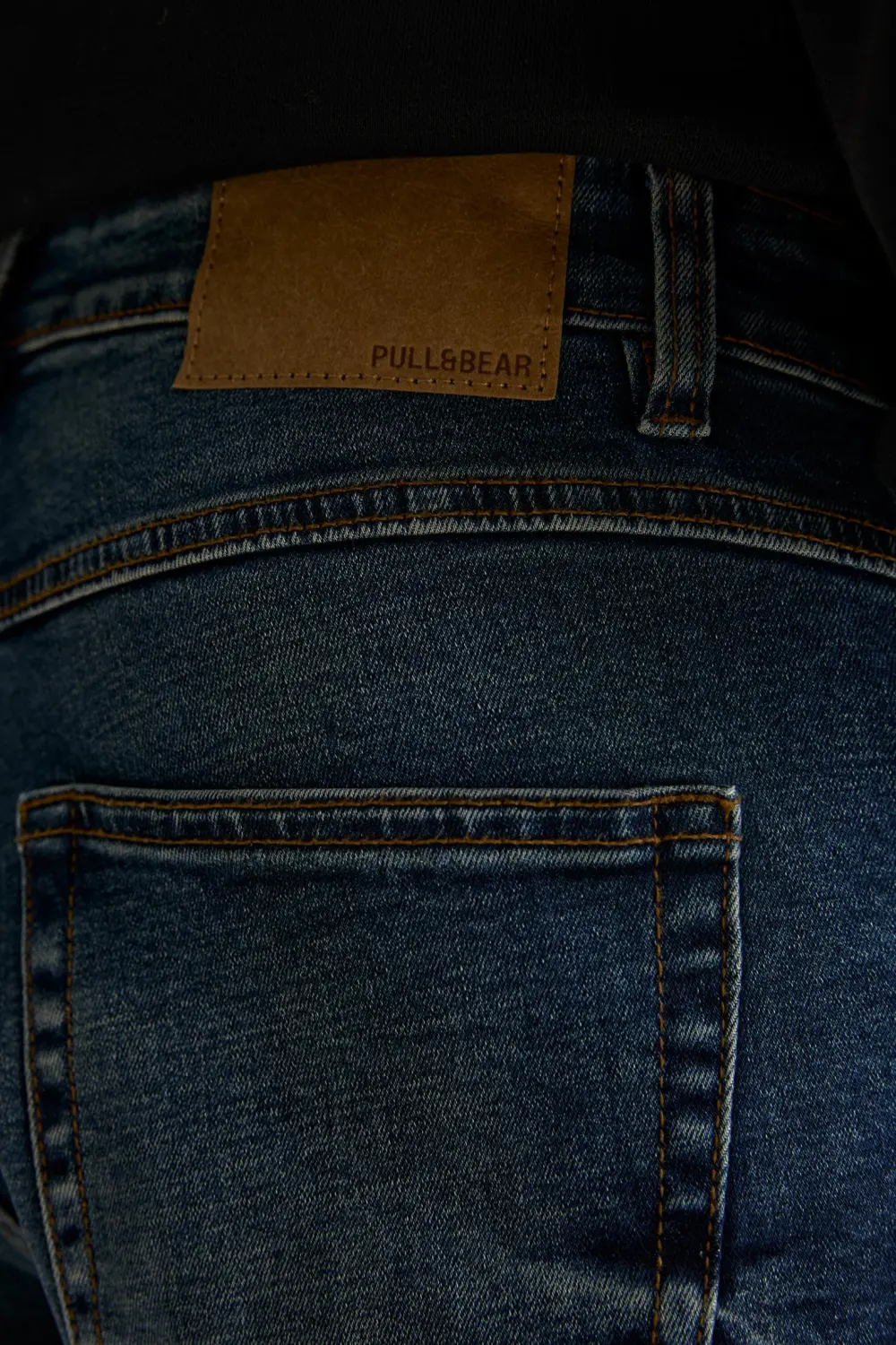 Washed carrot-fit jeans