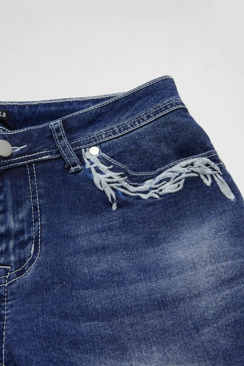 Wash Embroidery Pocket Roll Hem Mid Rise Capri Jeans