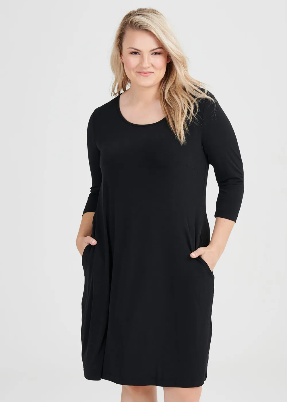 Luna Ultimate 3/4 Sleeve Dress