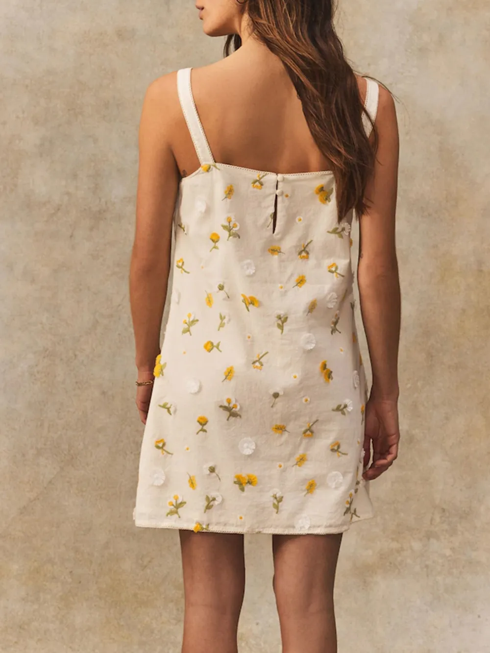 Gentle Yellow Floral Embroidered Slim Dress