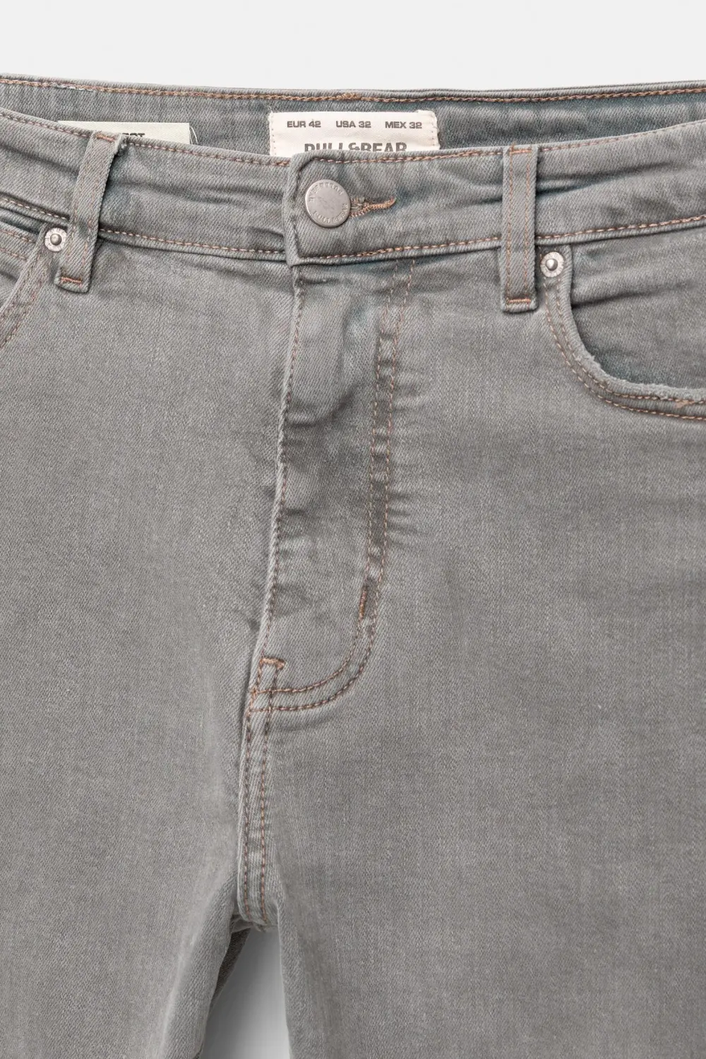 Ripped carrot fit jeans